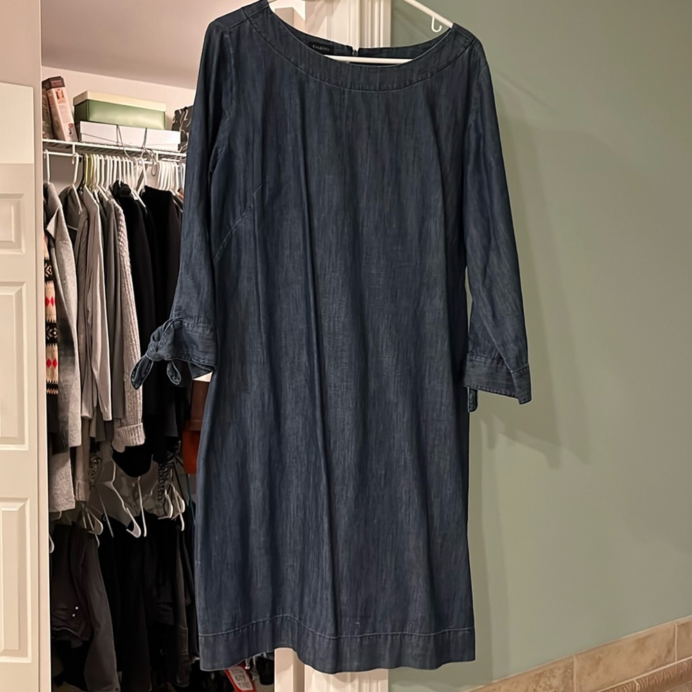 Talbots Jean dress. Lightweight jeans dress. Back sipper.